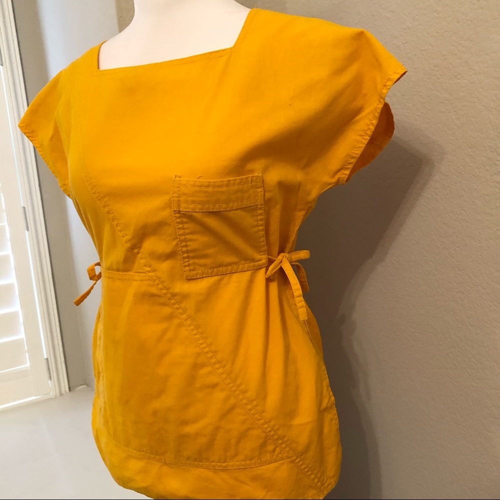 70’s The Strawberry Plant Unique top